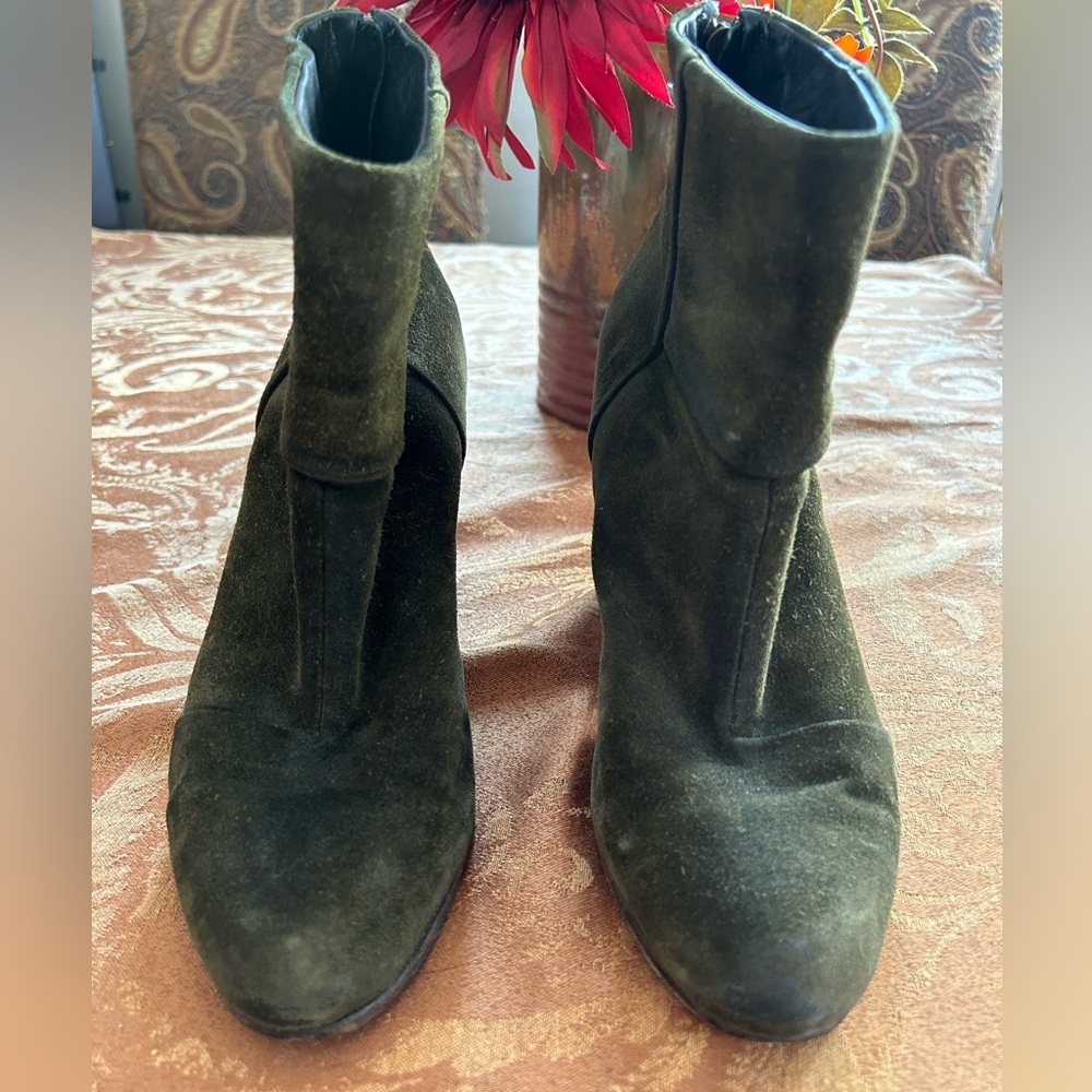 Rag and Bone Newbury Green Suede Booties, size 39 - Picture 2 of 9